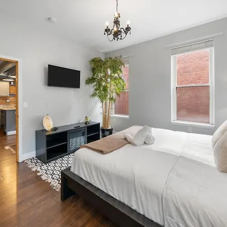 City Escape 2Br Steps To Tql Near Otr And Downtown